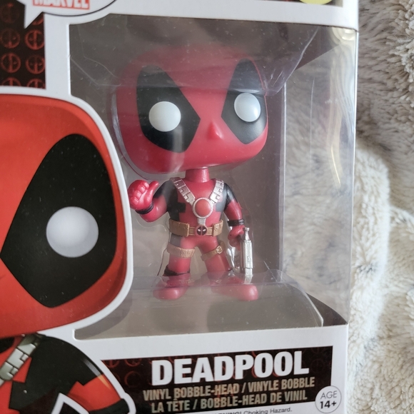 Funko Pop Deadpool #112 Marvel / Disney - Picture 2 of 8